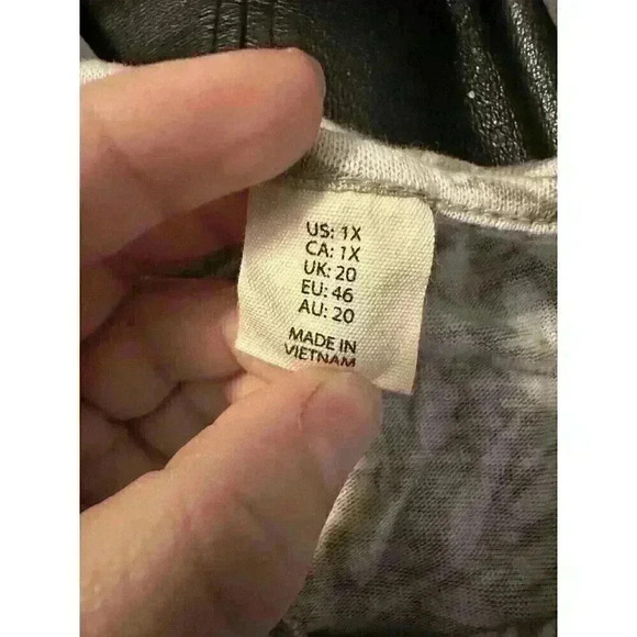 Christian Siriano Women's Top Plus Size 1X Green White Floral Short Sleeve Linen - Picture 5 of 6